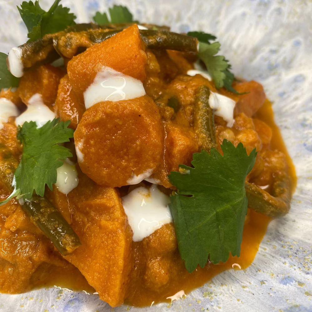Vegetarian curry - chickpea vegetable Makahni