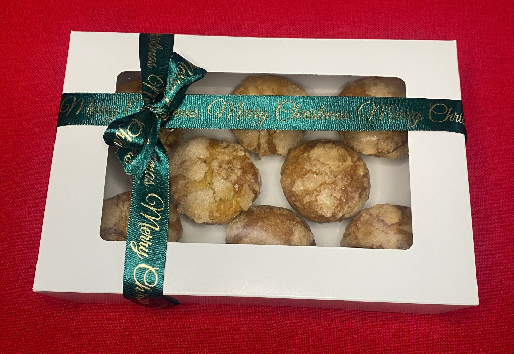 Gift pack of 6 Christmas Fruit mince pie cookies in window box with ribbon